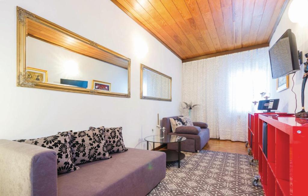 Rooms Croatia With Parking, Kitchen And Dining Area For Guests Rijeka Exterior foto